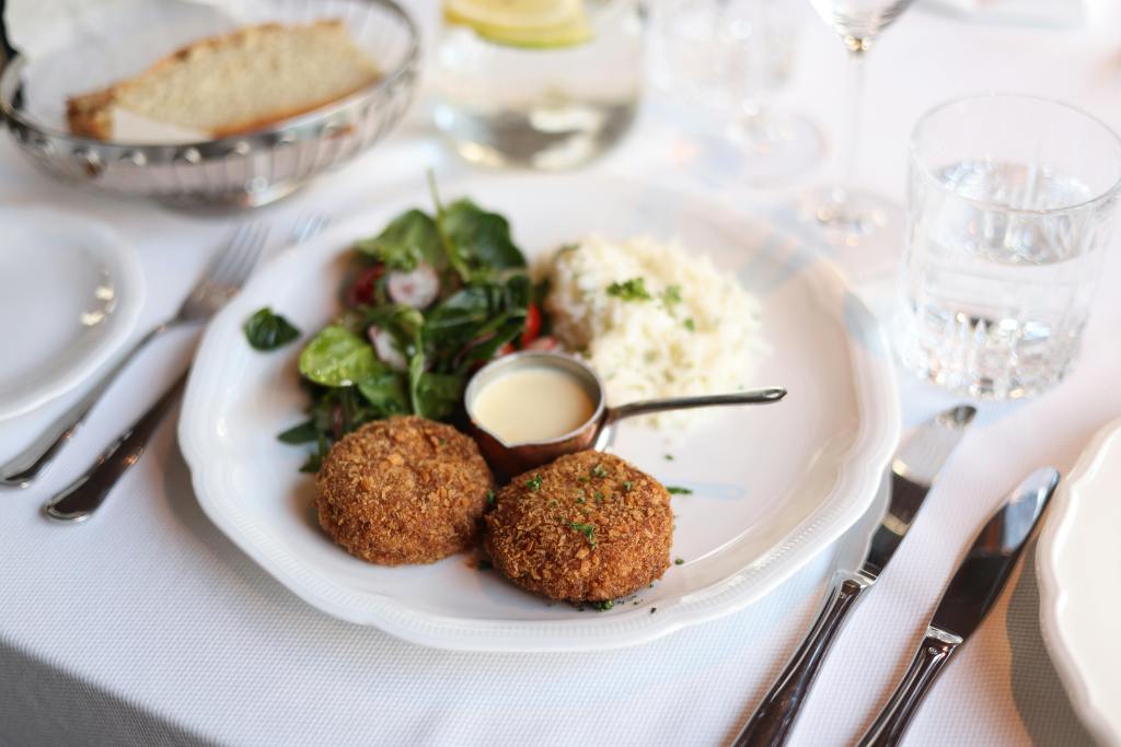 Crocchette di piselli alla paprika: scopri la ricetta vegana adatta a tutta la famiglia! Piacerà a grandi e&nbsp;piccini