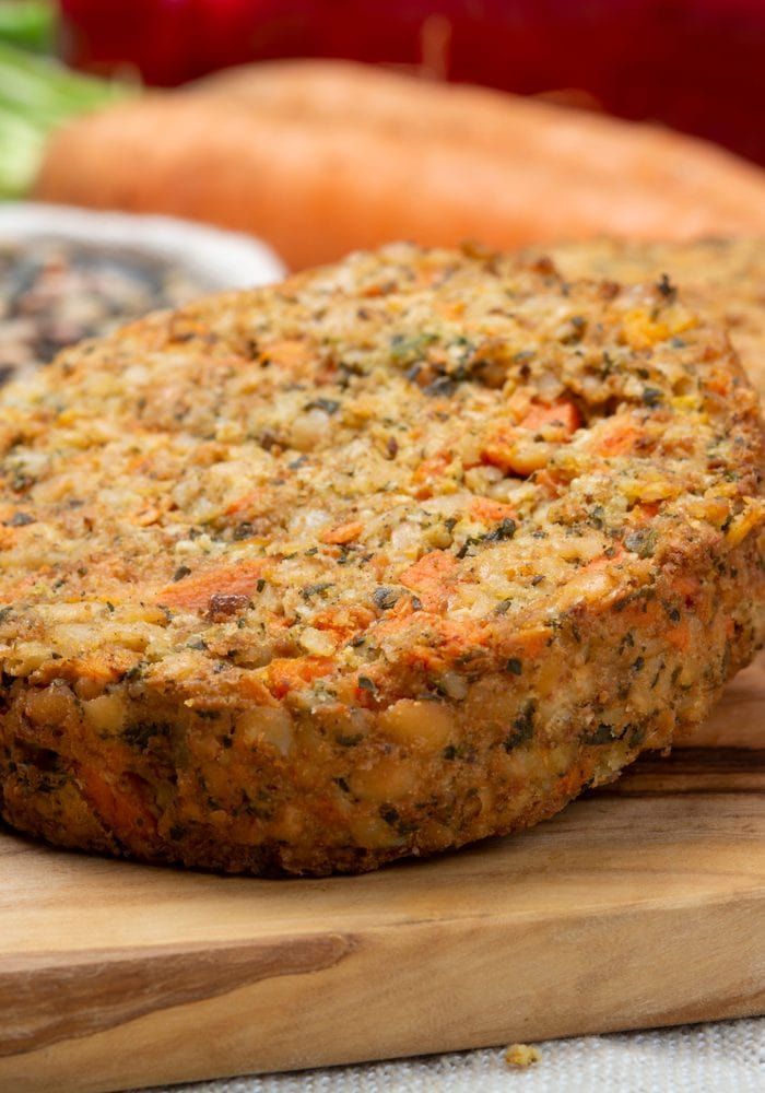 Burger di lenticchie: sono più buoni della carne! Ecco la ricetta sfiziosa e facile da fare. Sono pronti in pochi&nbsp;minuti