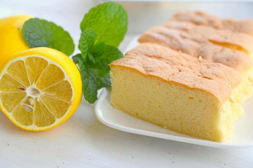 Torta light al limone: non servono uova! È super soffice e facilissima da fare! Mangiala a colazione insieme a tutta la&nbsp;famiglia