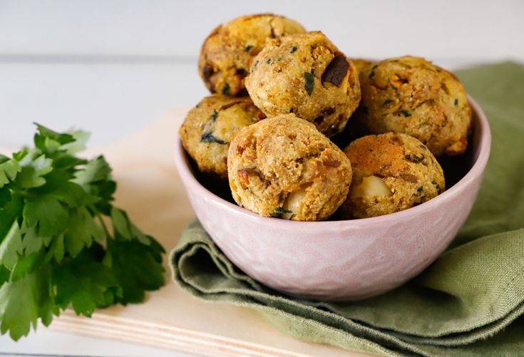 Polpette di funghi: sono leggere e senza uova! Usa la farina di ceci e scopri il secondo piatto più buono della carne. Bastano pochi&nbsp;minuti