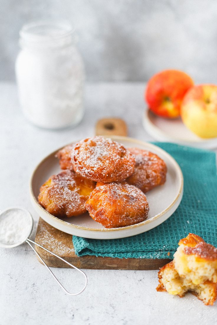Bocconcini di mela: sono senza uova e deliziose! Scopri la coccola golosa di Carnevale che piace a tutti! Ne mangerai uno dietro&nbsp;l’altro