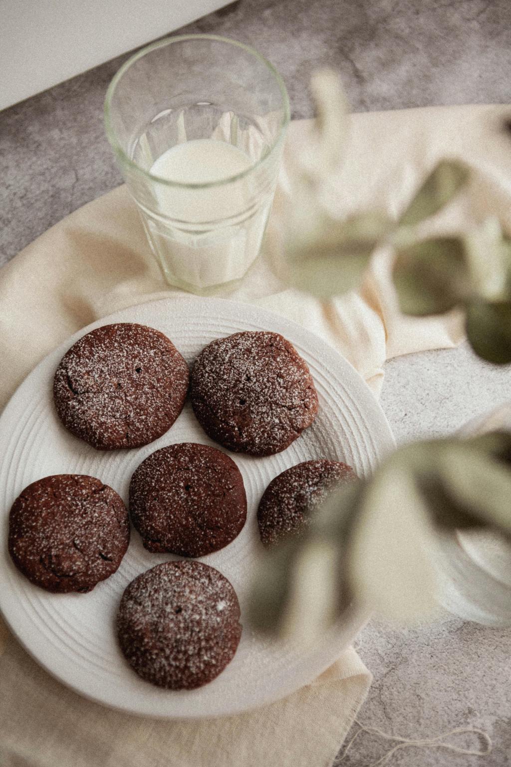Biscotti light al cioccolato: sono senza burro e senza uova! Scopri la ricetta che piace anche ai bambini. Sono&nbsp;golosissimi