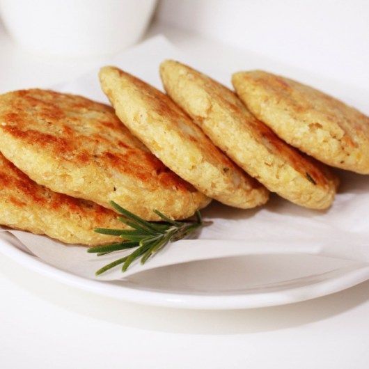 Burger di ceci: sono più buoni della carne! Usa le patate! Ecco la ricetta facile che piace a&nbsp;tutti