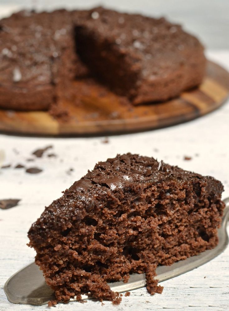 Torta light allo yogurt: aggiungi il cacao e le noci! Non serve neanche 1 uovo. Prova questa soffice delizia. È&nbsp;irresistibile