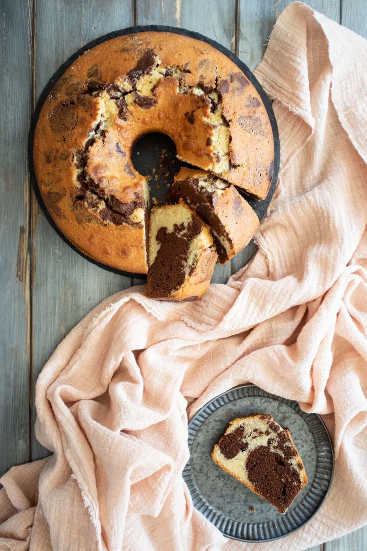 Ciambellone light bicolore: non userai più uova e burro! È perfetto per la colazione. Ti bastano solo pochi&nbsp;minuti