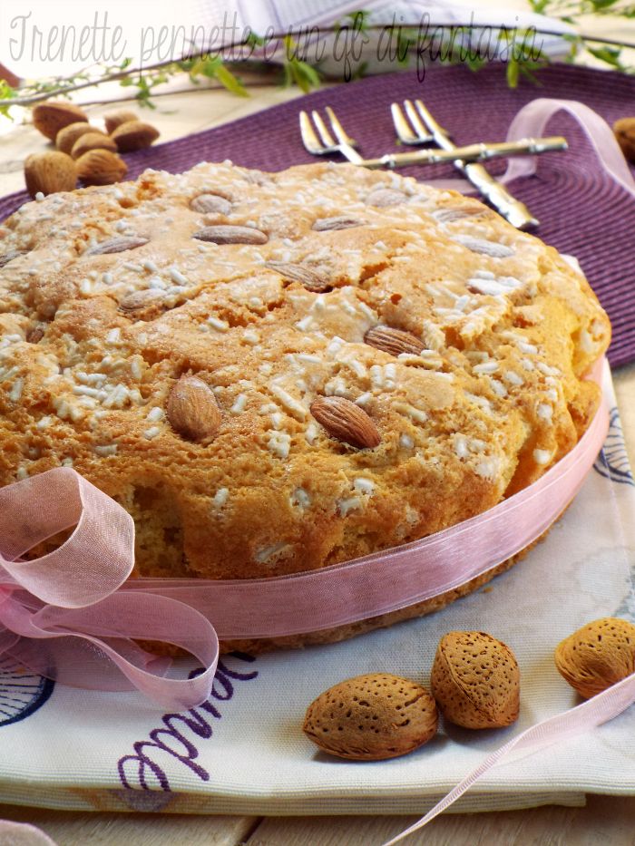 Torta colomba: la ricetta light perfetta per la Santa Pasqua. Con le mandorle è irresistibile. La prepari in pochi&nbsp;minuti
