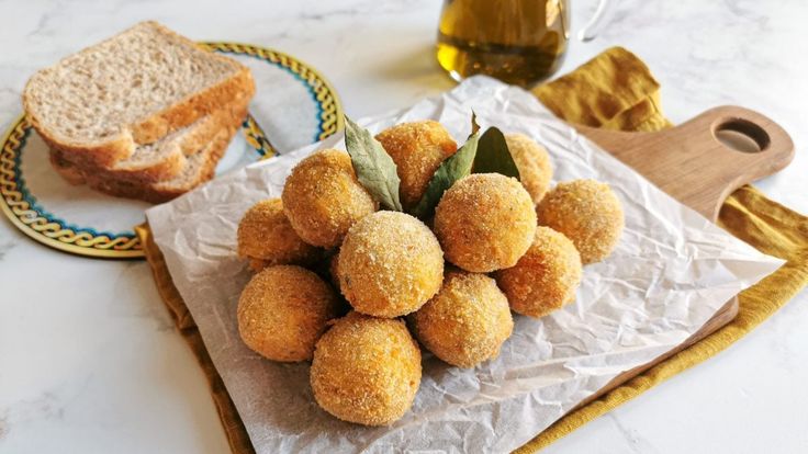 Bocconcini croccanti di ceci e patate: sono irresistibili! Semplici e senza carne piaceranno a tutti! Ti bastano pochi&nbsp;minuti