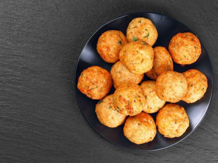 Crocchette di pane: la ricetta svuotafrigo light e senza uova da fare prima di subito! Sono più buone della&nbsp;carne