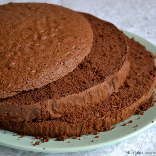 Pan di spagna light al cacao: la ricetta senza uova e senza burro da realizzare nella tua cucina. Ecco cosa&nbsp;fare