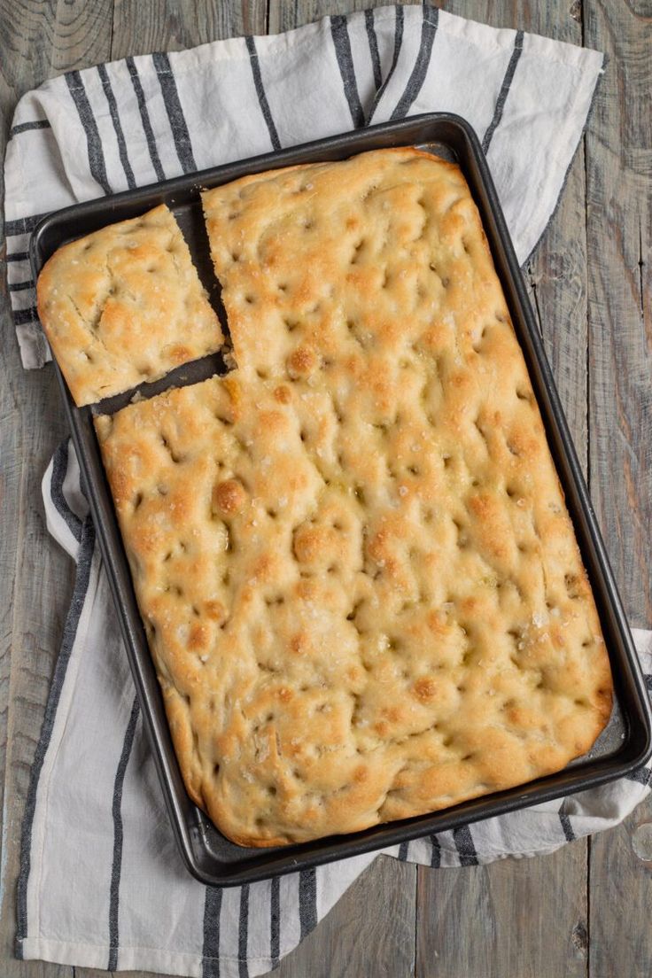 Focaccia di patate: per chi soffre di intolleranze è perfetta. Leggera e vegan scopri come&nbsp;realizzarla