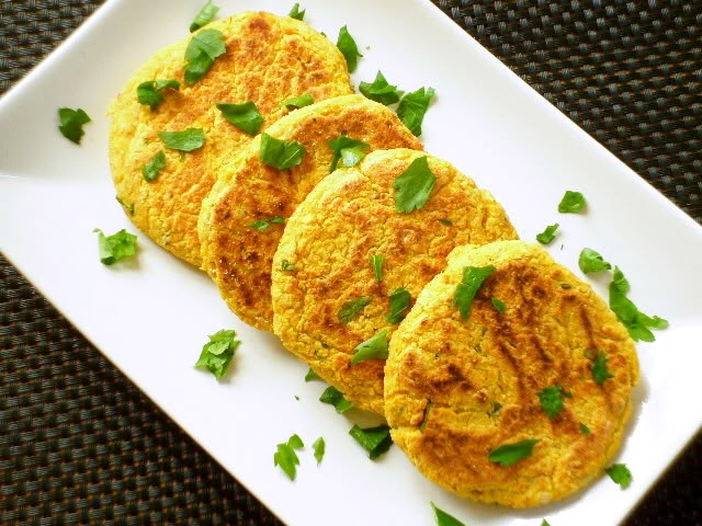 Burger di ceci: la ricetta senza glutine e senza vegana da fare subito! Sono super croccanti e più buoni della&nbsp;carne