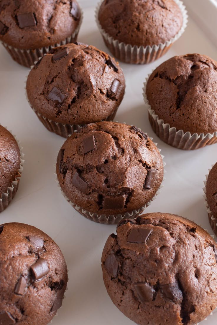 Muffin al cioccolato: i dolci senza zucchero e senza uova più buoni dei brownie! Sono pronti in 5&nbsp;minuti
