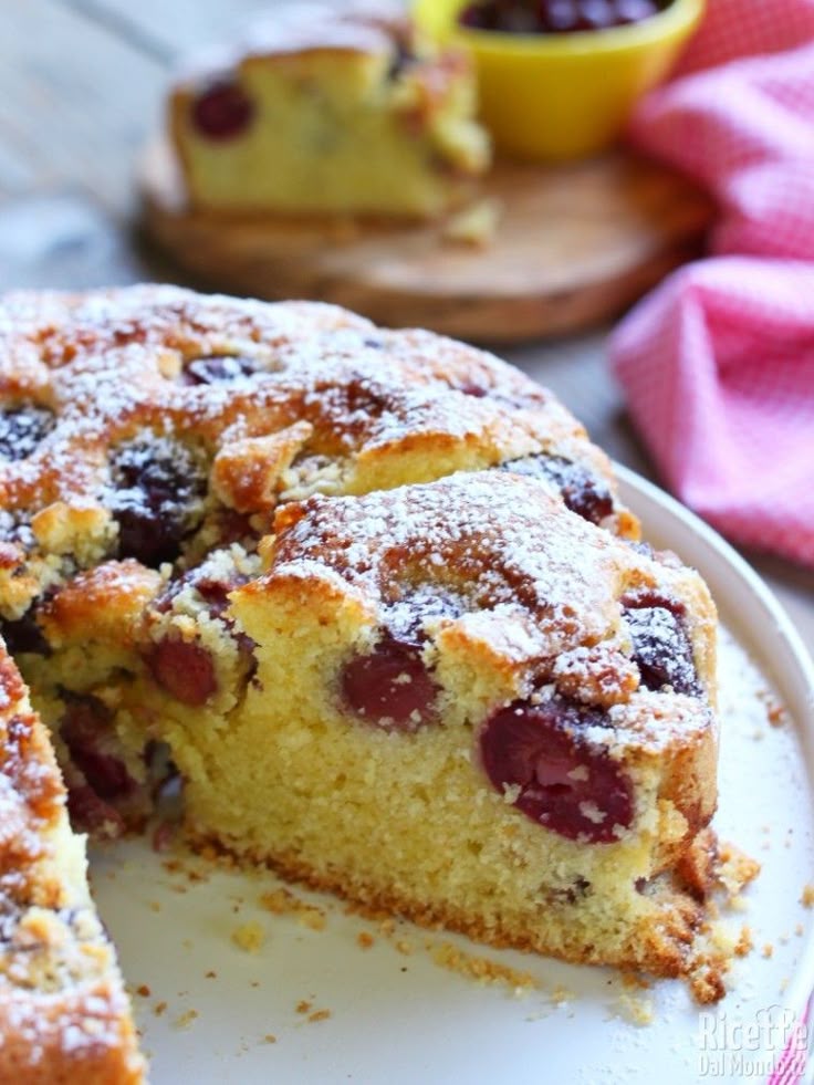 Torta di ciliegie fatta in casa: la ricetta senza uova e deliziosamente light da fare in 10&nbsp;minuti