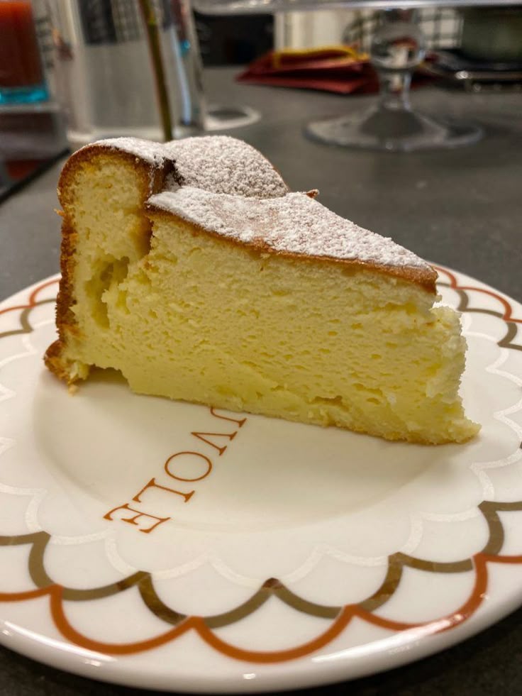Torta light allo yogurt: è senza uova! Scopri la ricetta da fare in 10 minuti. Ecco il dolce super soffice che piace a grandi e&nbsp;piccini