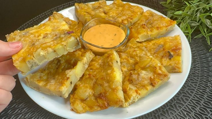 Frittata di cipolla: ecco la ricetta senza uova! La fai in pochi minuti. Piacerà anche ai&nbsp;bambini