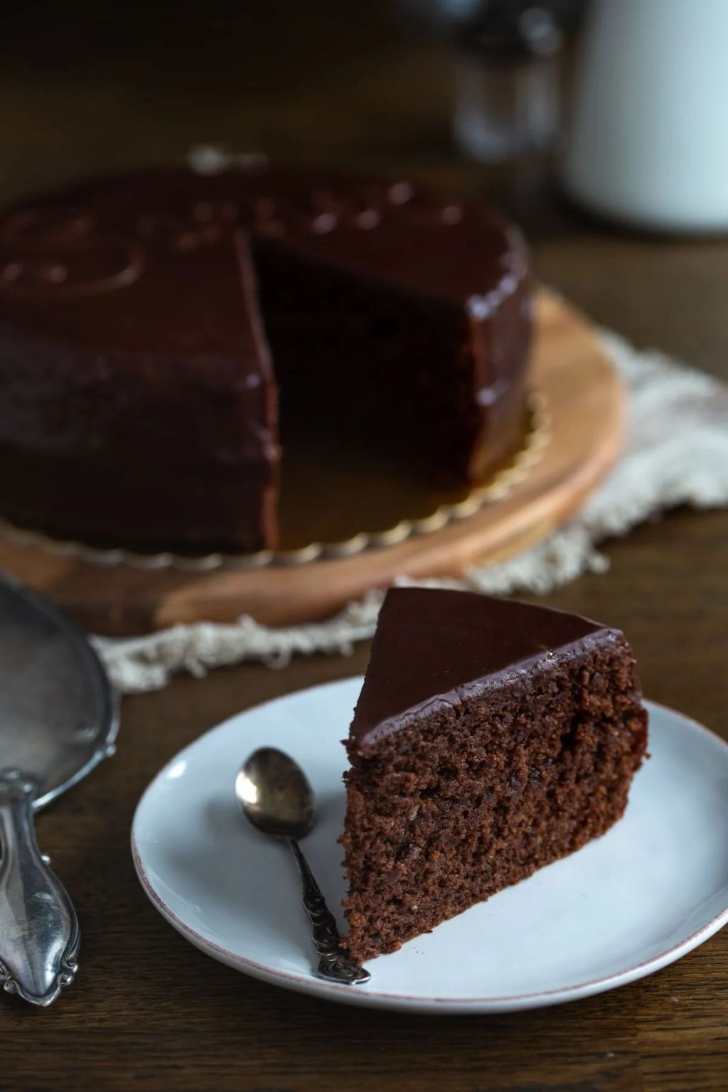 Torta Sacher light: scopri la ricetta senza uova e senza burro perfetta per tutti. Piacerà anche ai più&nbsp;scettici