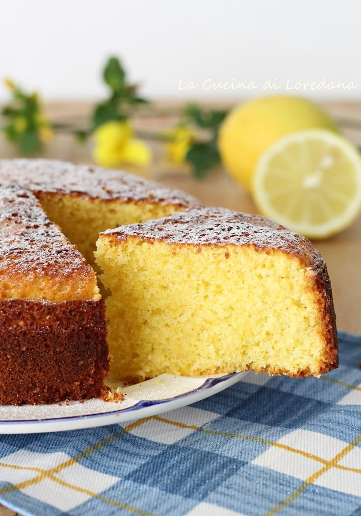 Torta al limone: usa l’aquafaba! Scopri la ricetta senza uova più soffice e buona che&nbsp;c’è
