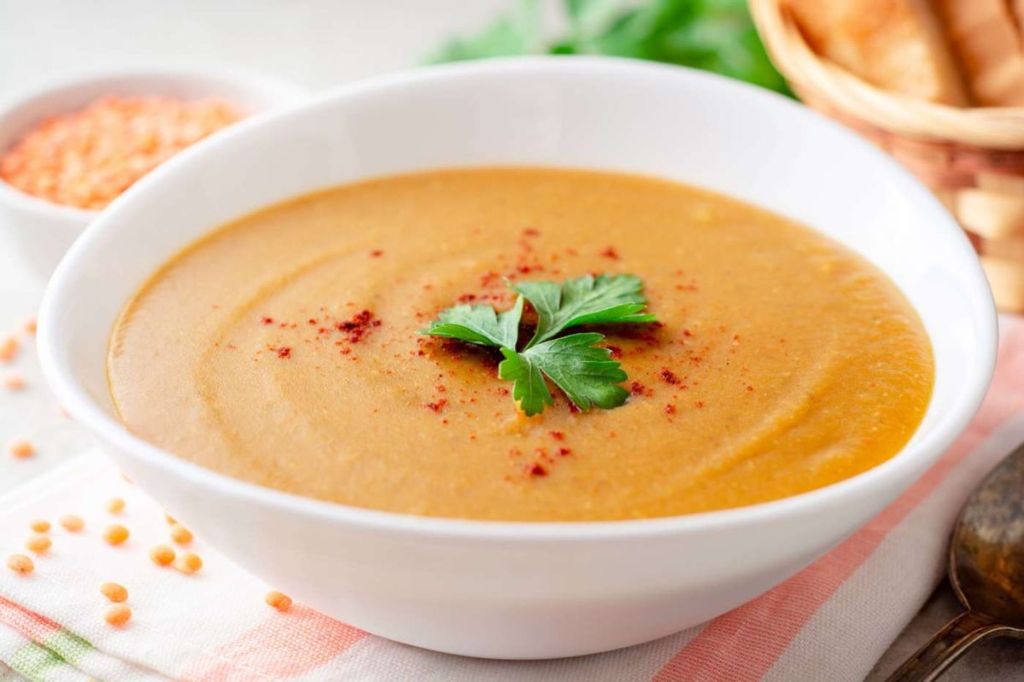 Crema di lenticchie: con il curry è irresistibile! Scopri la ricetta perfetta per&nbsp;l’autunno