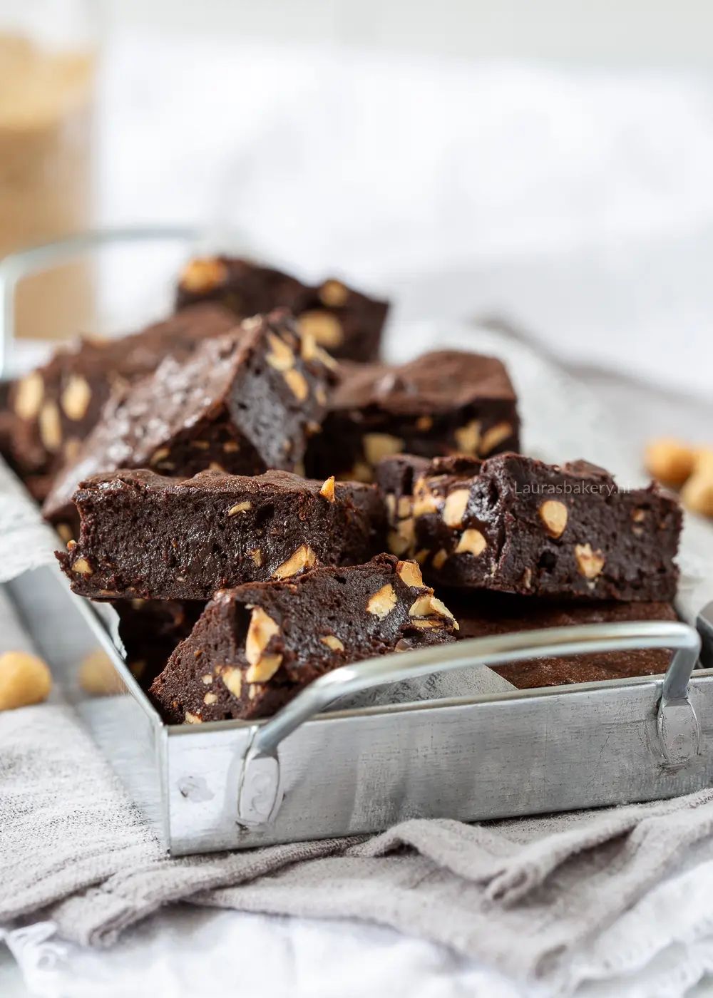 Brownies al cacao e nocciole: la ricetta senza latte e uova che mette d’accordo tutti! Prova la versione&nbsp;vegana