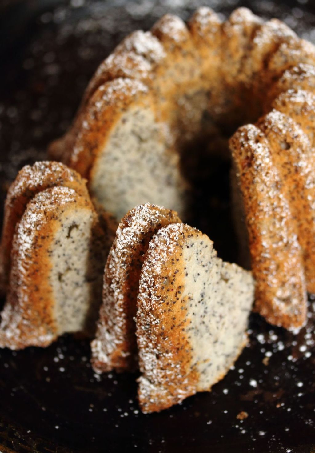 Ciambellone al limone: niente burro e niente uova! Ecco la ricetta light con semi di papavero da fare in 5&nbsp;minuti