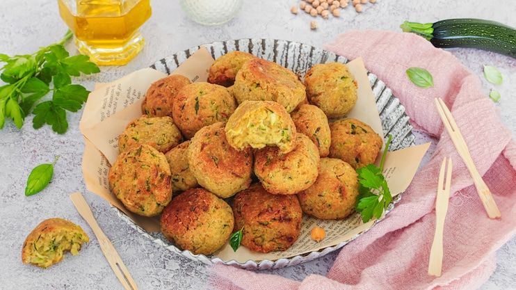 Polpette di verdure e ceci: a nessuno mancherà la carne! Scopri la ricetta da fare in 5&nbsp;minuti