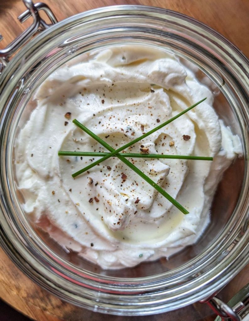 Formaggio Spalmabile Vegan: ecco come farlo nella tua cucina! Ti servono solo una manciata di Anacardi! Sarà super&nbsp;cremoso
