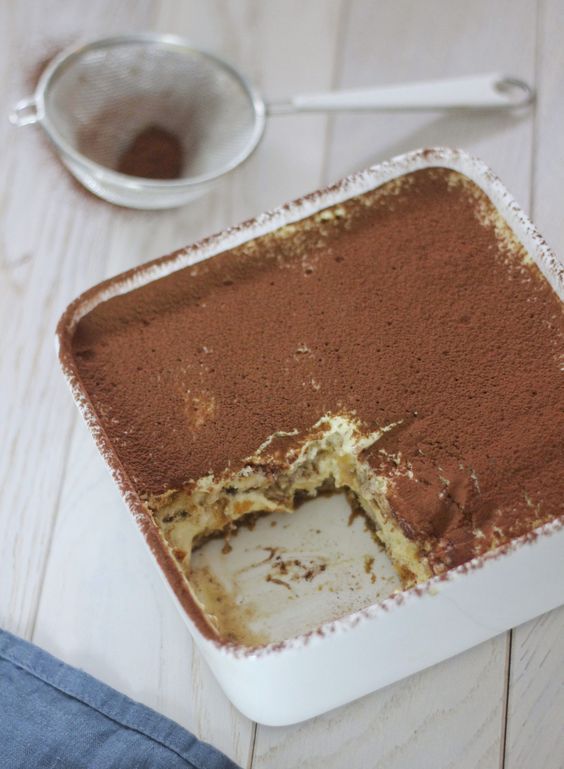Tiramisù light: ecco la ricetta cremosa, senza uova né mascarpone! È il più buono di&nbsp;tutti