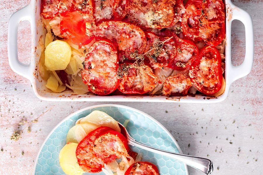 Sformato di patate e pomodori al forno: scopri questa alternativa più buona della carne! Con i fagiolini è&nbsp;irresistibile
