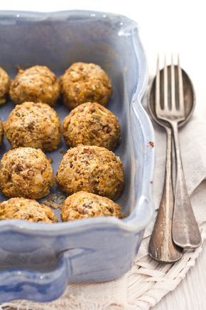 Bocconcini di Lenticchie: con il cavolo sono irresistibili! Li prepari in 1 attimo e dopo li metti in forno. Li ameranno anche i&nbsp;bambini