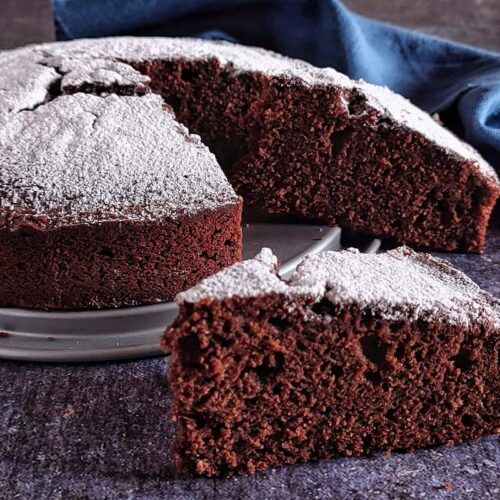 Torta di Natale: ecco la ricetta light e senza uova da fare in 5 minuti! Aggiungi il cioccolato e il profumo sarà&nbsp;irresistibile