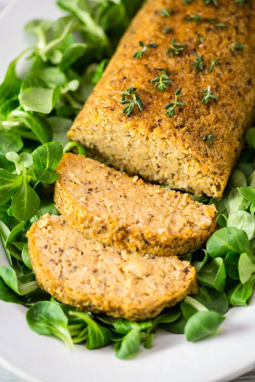 Polpettone di ceci: scopri la ricetta che non ti farà rimpiangere la carne! È senza glutine e non devi usare neanche le&nbsp;uova