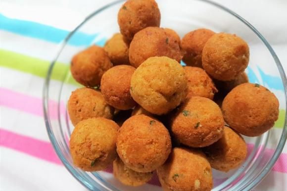 Bocconcini di ceci: con questa ricetta non mangerai più carne! Senza uova li prepari in 5 minuti. Aggiungi la paprika e il sesamo, sono&nbsp;irresistibili