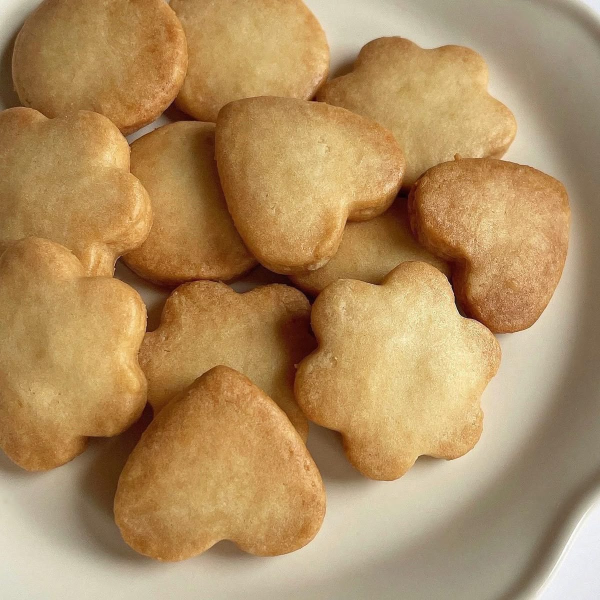 Biscotti fatti in casa: la ricetta senza uova e senza zucchero che si prepara in 5 minuti! Usa solo questi 2 ingredienti