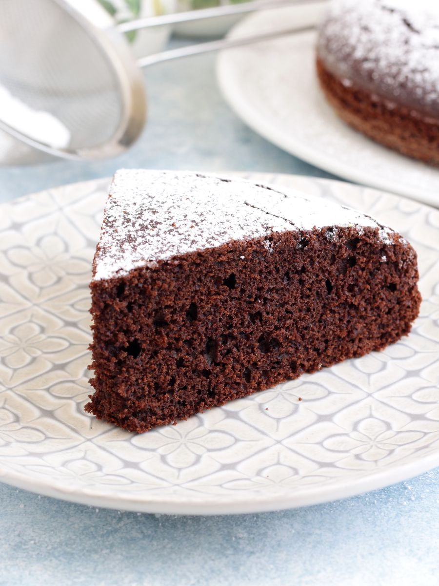 Torta cacao e yogurt: senza uova e senza latticini la prepari in 5 minuti! Prova subito questa ricetta&nbsp;light