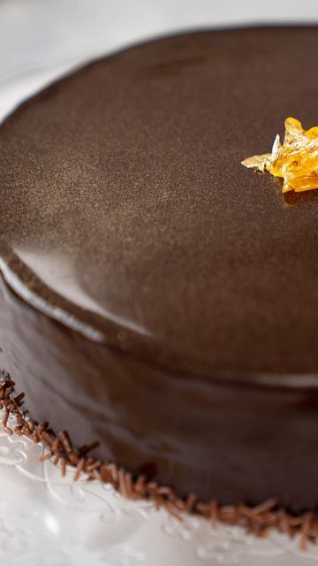 Torta di Natale: niente uova e niente burro! Aggiungi le mandorle e con 2 mele e 1 arancia piacerà a tutti! Ti bastano pochi&nbsp;minuti