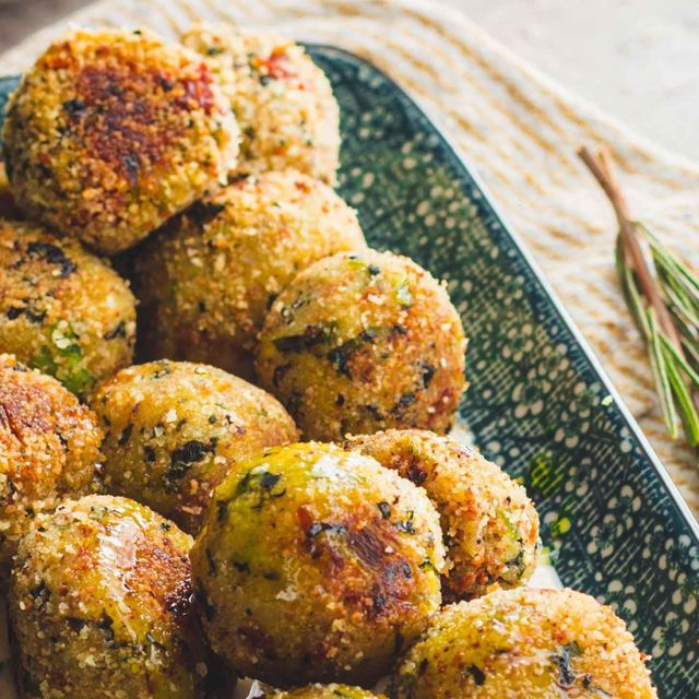Polpette di cime di rapa: con la farina di ceci sono croccantissime e deliziose! Non userai nemmeno le&nbsp;uova
