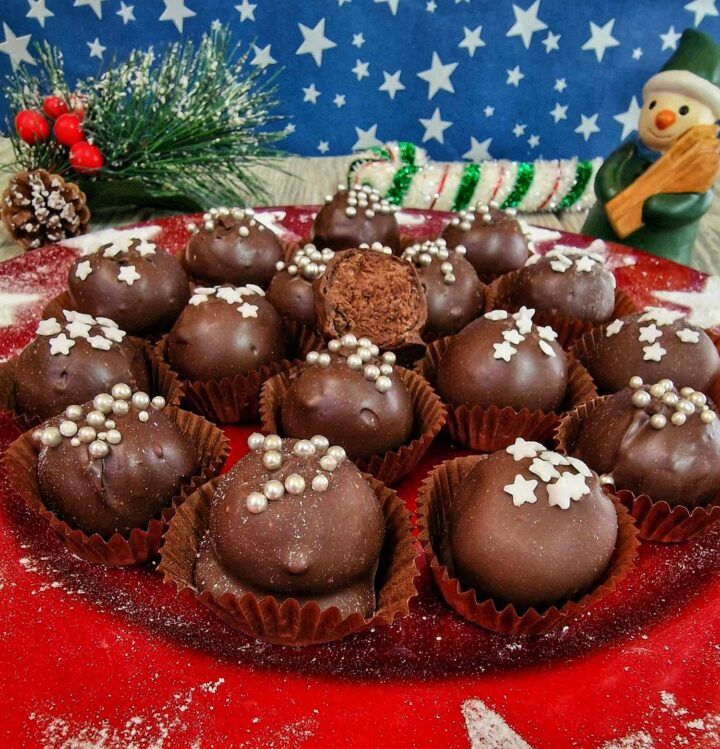 Bacetti di Natale: ti servono solo 3 ingredienti! Ecco i dolcetti perfetti per le feste! Non devi usare neanche 1&nbsp;uovo