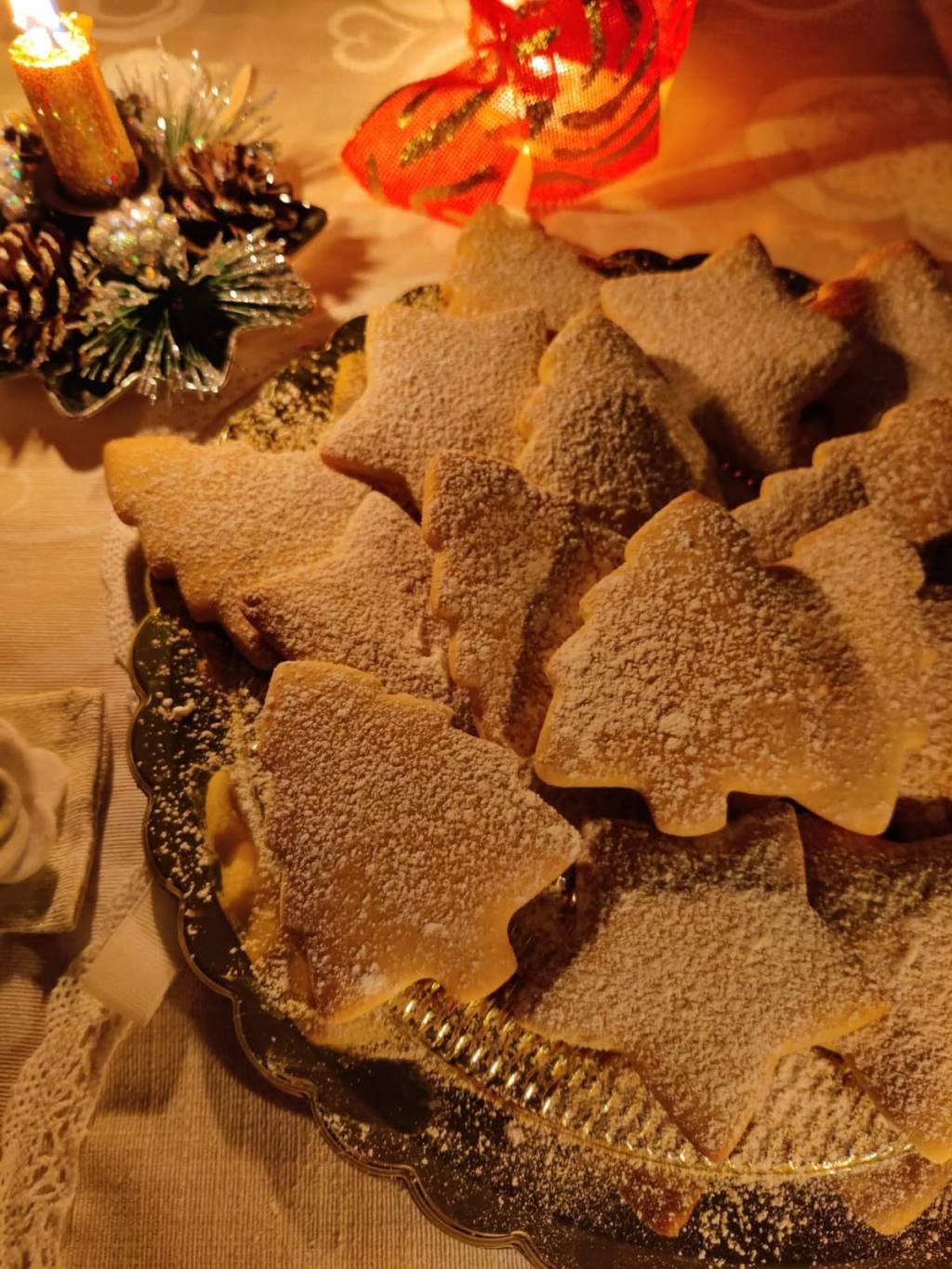Biscotti di Natale senza uova e senza burro: ecco la ricetta perfetta per le feste! Segui i procedimenti qui sotto, è&nbsp;facilissimo