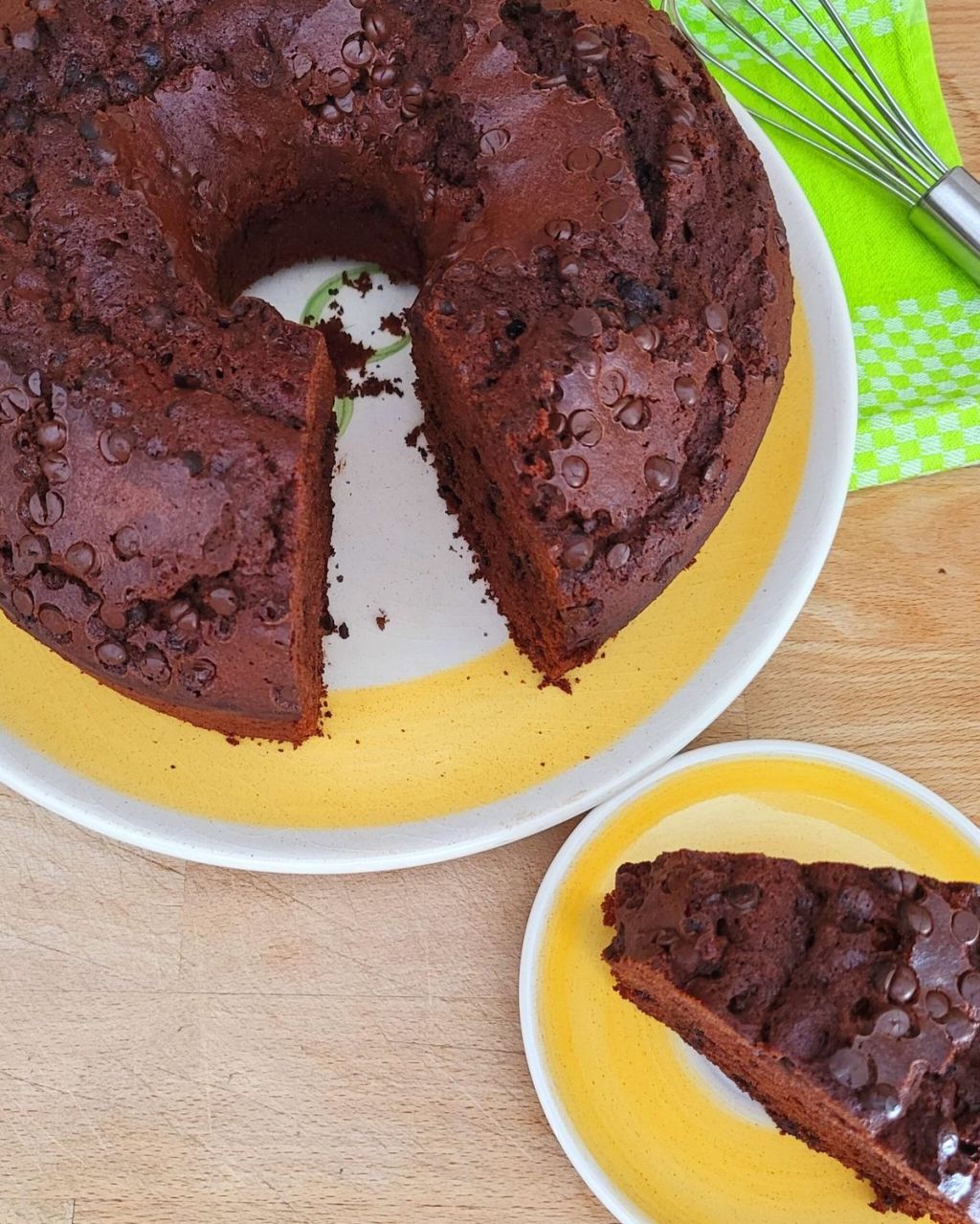 Ciambellone al Cioccolato: niente uova e burro nella ricetta! Ecco il dolce light più goloso e soffice del&nbsp;mondo