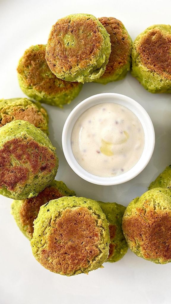 Polpettine di broccoli: usa i ceci al posto delle uova! Sono irresistibili! Si preparano in pochi&nbsp;minuti