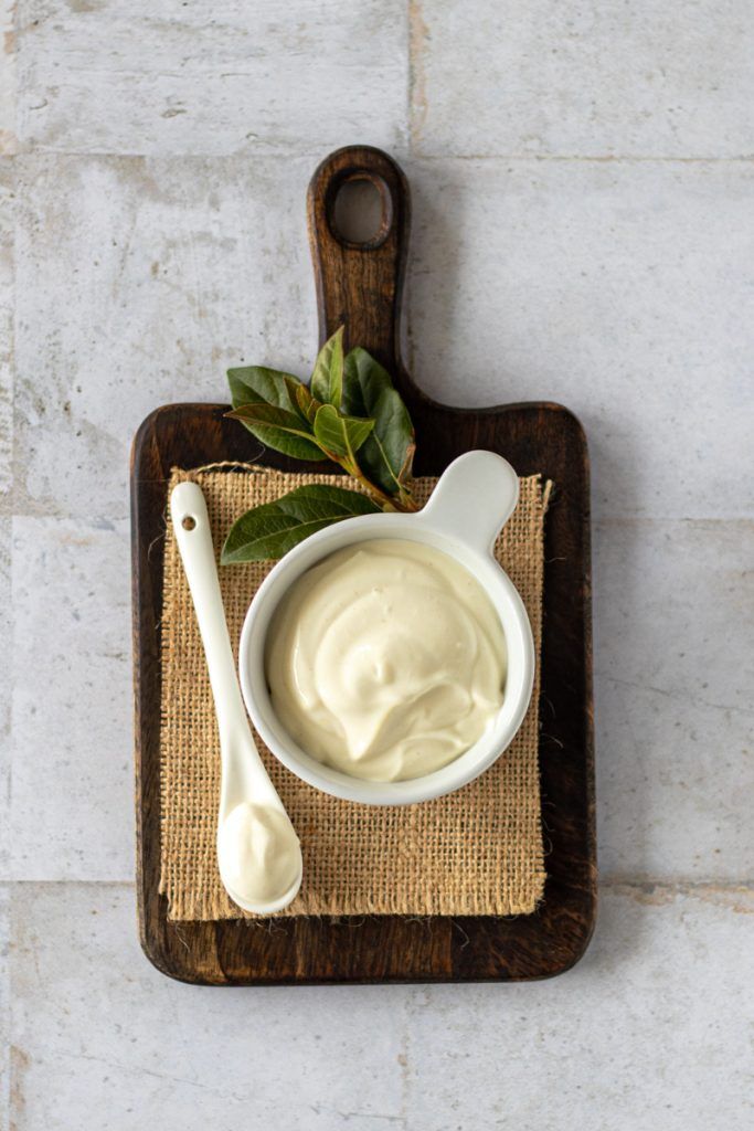 Maionese: ecco la ricetta senza uova da fare in 2 minuti! Prova questa alternativa leggera e&nbsp;sfiziosa