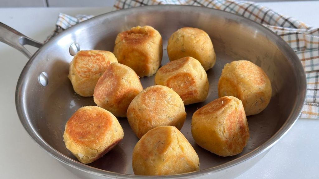 Polpette di Cavolfiore: aggiungi e Ceci al posto delle uova e piaceranno anche ai bambini! Ecco cosa devi&nbsp;fare