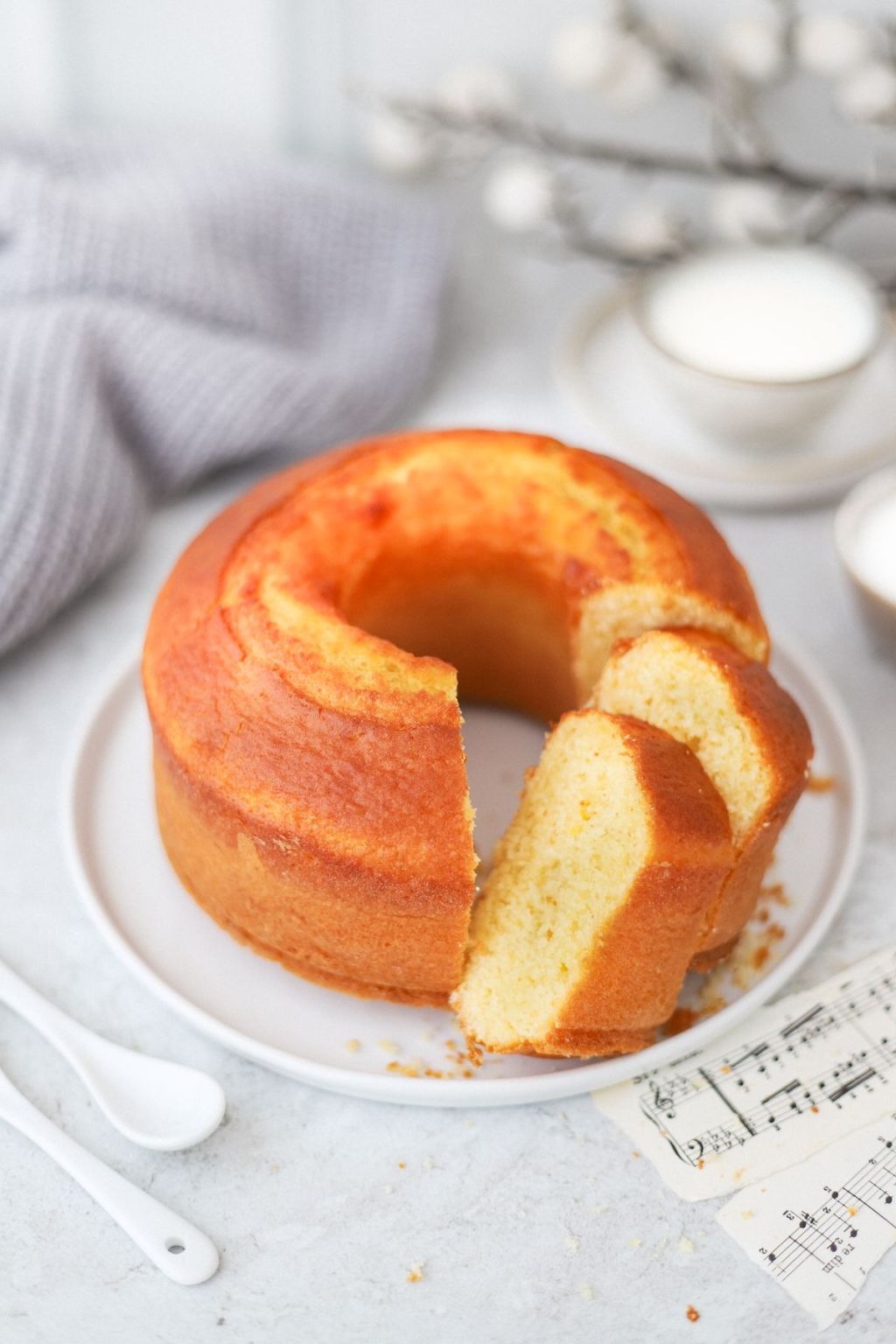 Ciambellone allo Yogurt: prova la ricetta senza Lattosio e senza Uova! Ecco come prepararlo in 5 minuti! È super&nbsp;soffice