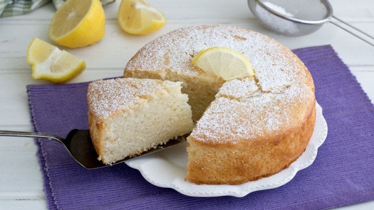 Torta all’Acqua: non userai più uova e burro! Ti basta solo 1/2 limone e il gioco è fatto! La prepari in 5&nbsp;minuti