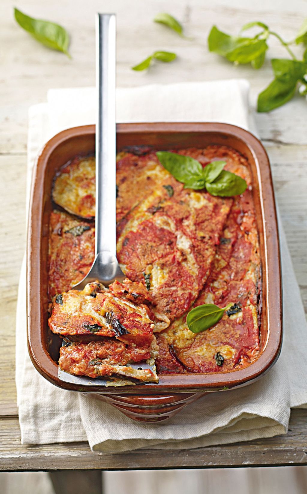 Parmigiana di Melanzane: prova la versione Vegan di questo piatto della tradizione! Il suo gusto piacerà a tutta la&nbsp;famiglia