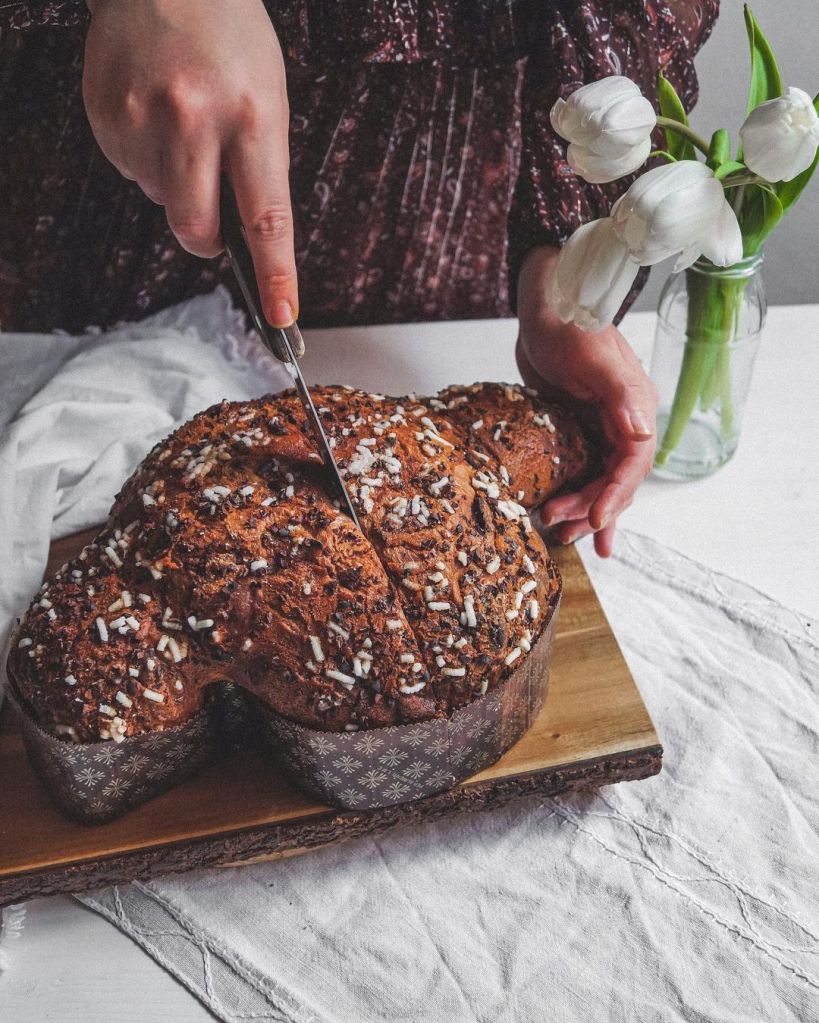 Colomba al Cioccolato: prova la ricetta di questa super Light del dolce di Pasqua per eccellenza! Ecco come prepararla nella tua&nbsp;cucina