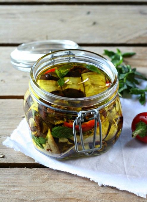Melanzane Sott’Olio: aggiungi la Menta Fresca e sarà una vera leccornia per tutta la famiglia! Ecco cosa devi fare
