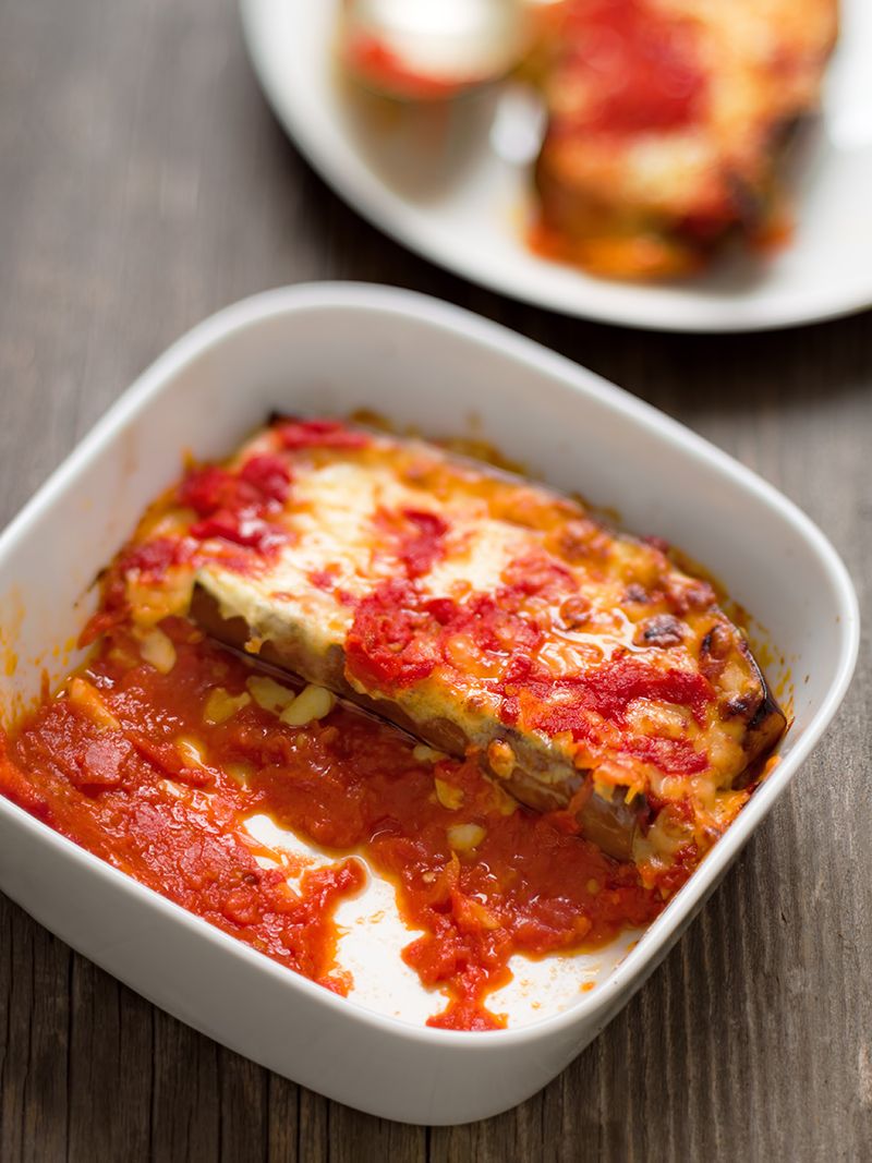Parmigiana di Melanzane: prova la versione Vegan e Senza Forno perfetta per gustare in Estate! Piacerà a tutta la famiglia e ti chiederanno anche il bis